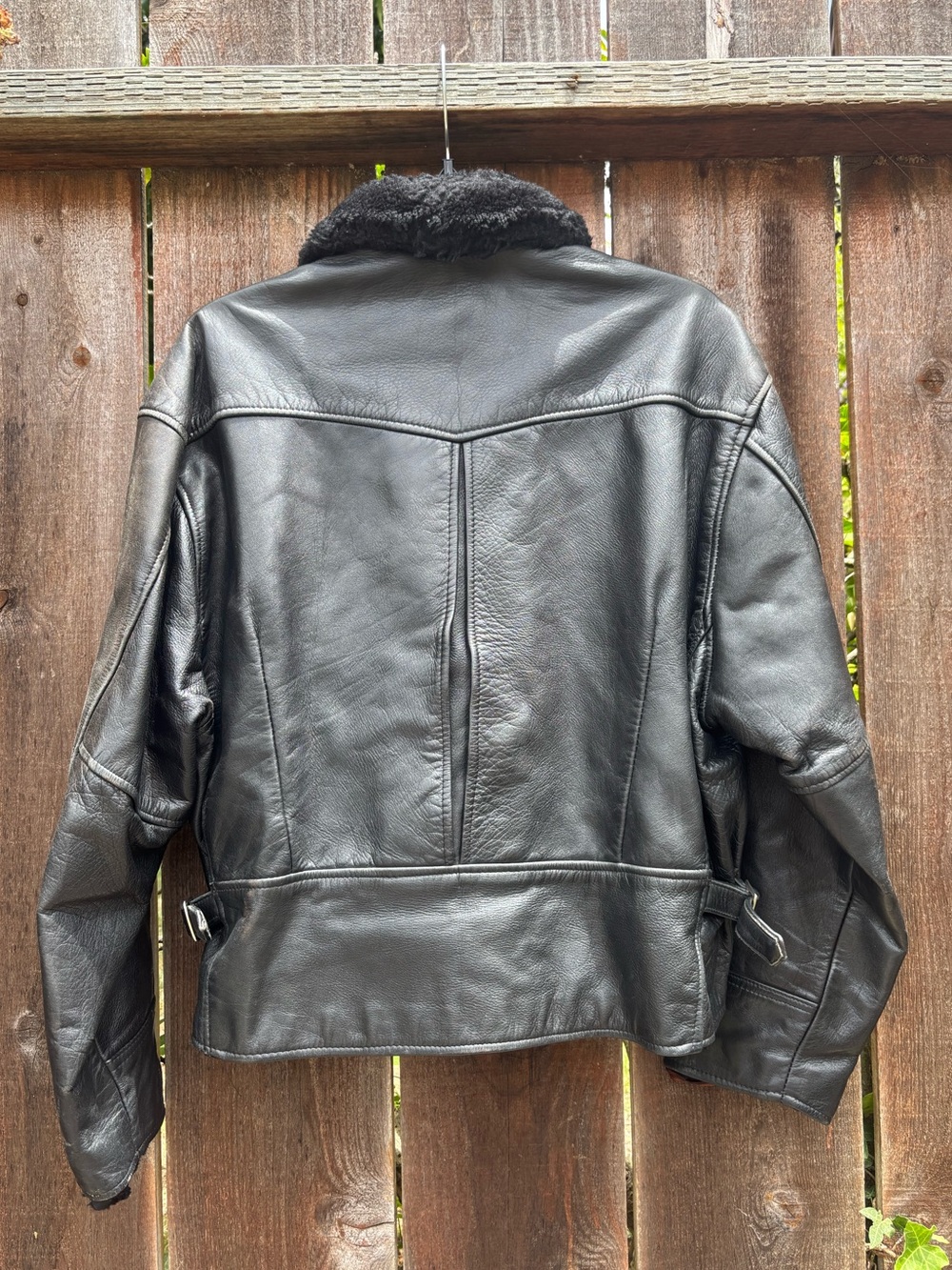 Leather jacket - Picture 4 of 4